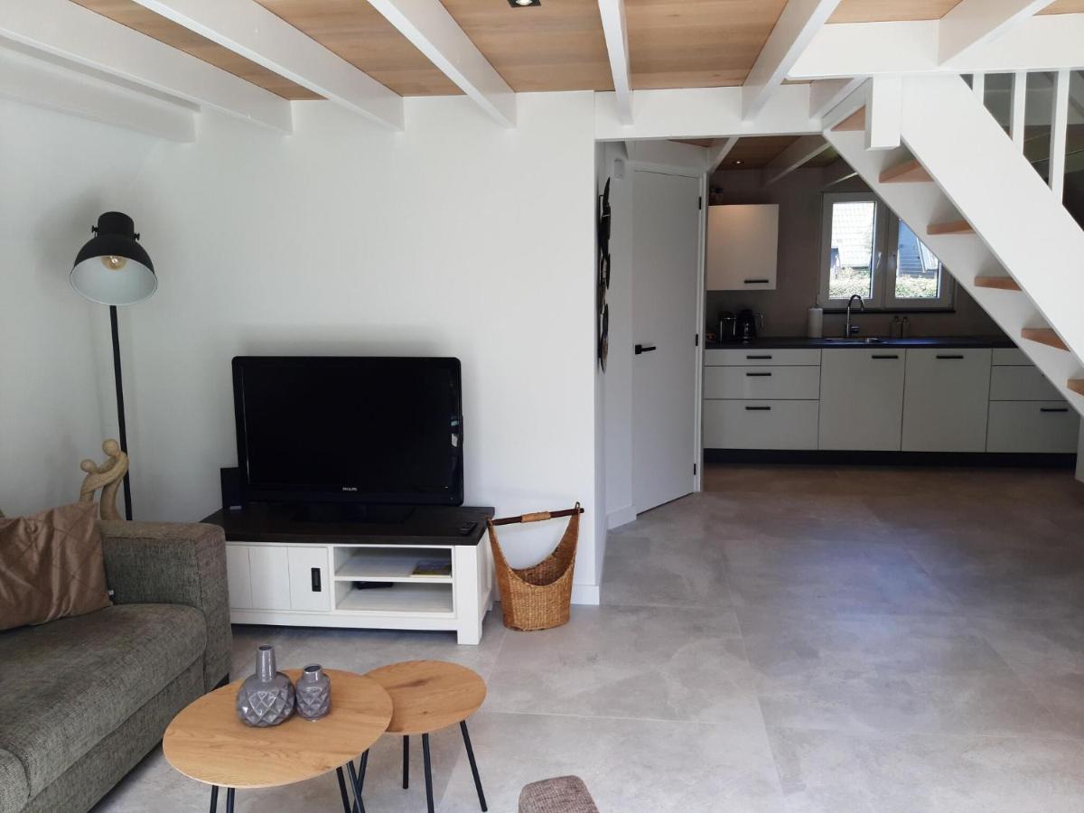 Stylish Holiday Home By The Sea Tuitjenhorn Екстер'єр фото