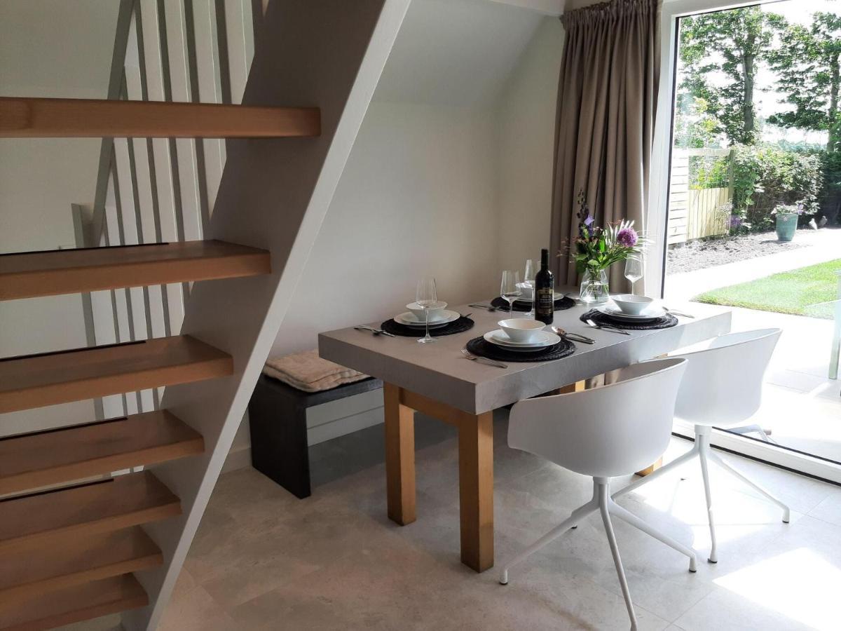 Stylish Holiday Home By The Sea Tuitjenhorn Екстер'єр фото