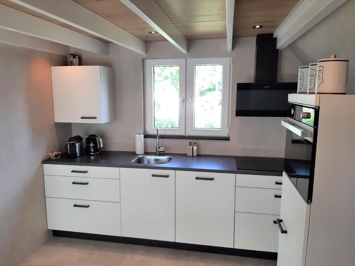 Stylish Holiday Home By The Sea Tuitjenhorn Екстер'єр фото