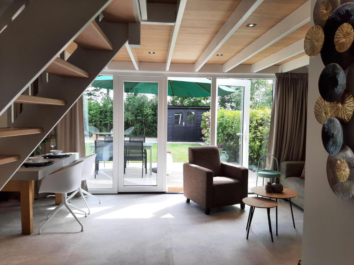 Stylish Holiday Home By The Sea Tuitjenhorn Екстер'єр фото