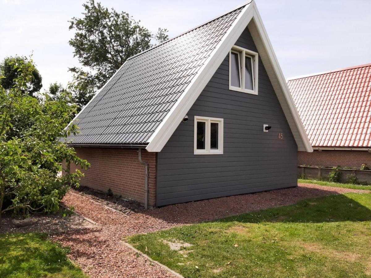 Stylish Holiday Home By The Sea Tuitjenhorn Екстер'єр фото